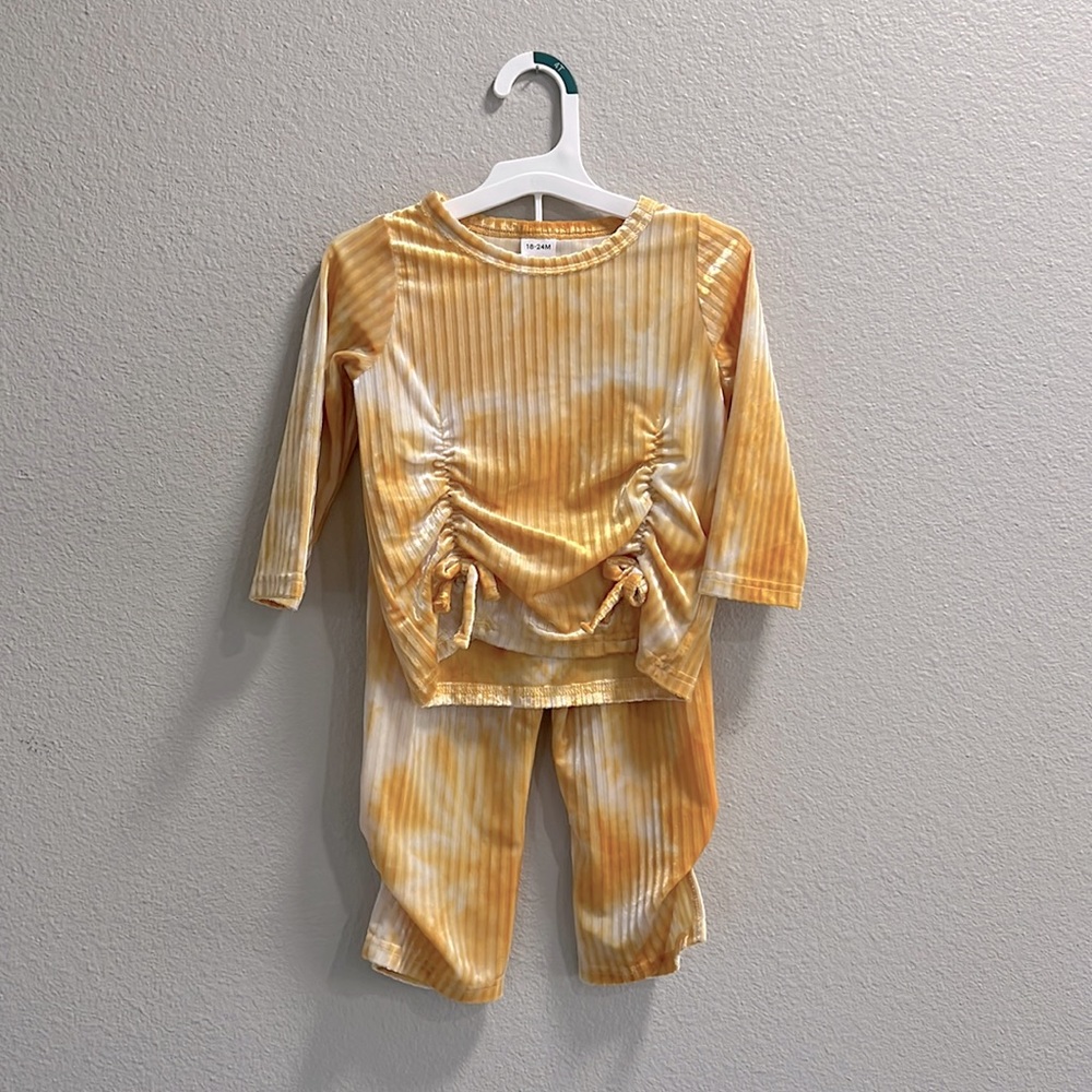 Patpat toddler girls 2 piece set. 18-24 months.